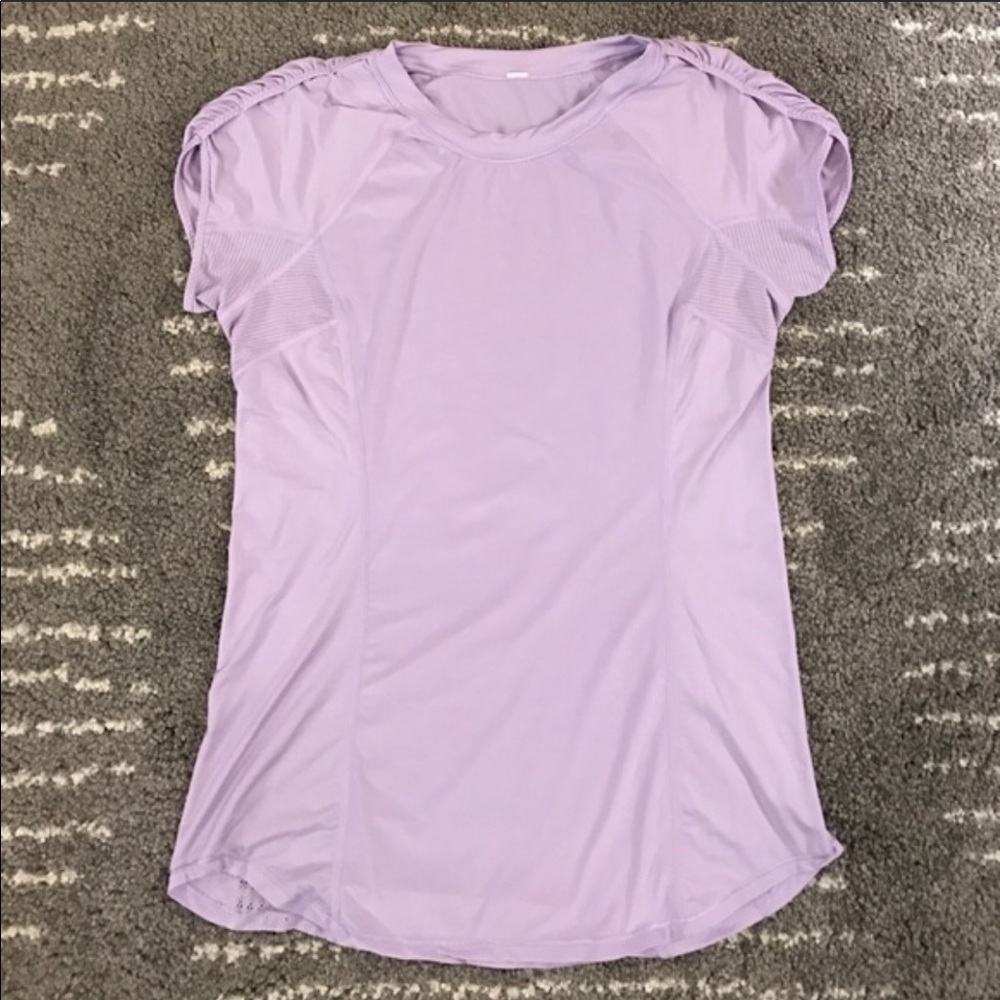 Lululemon 🍋 baby tee